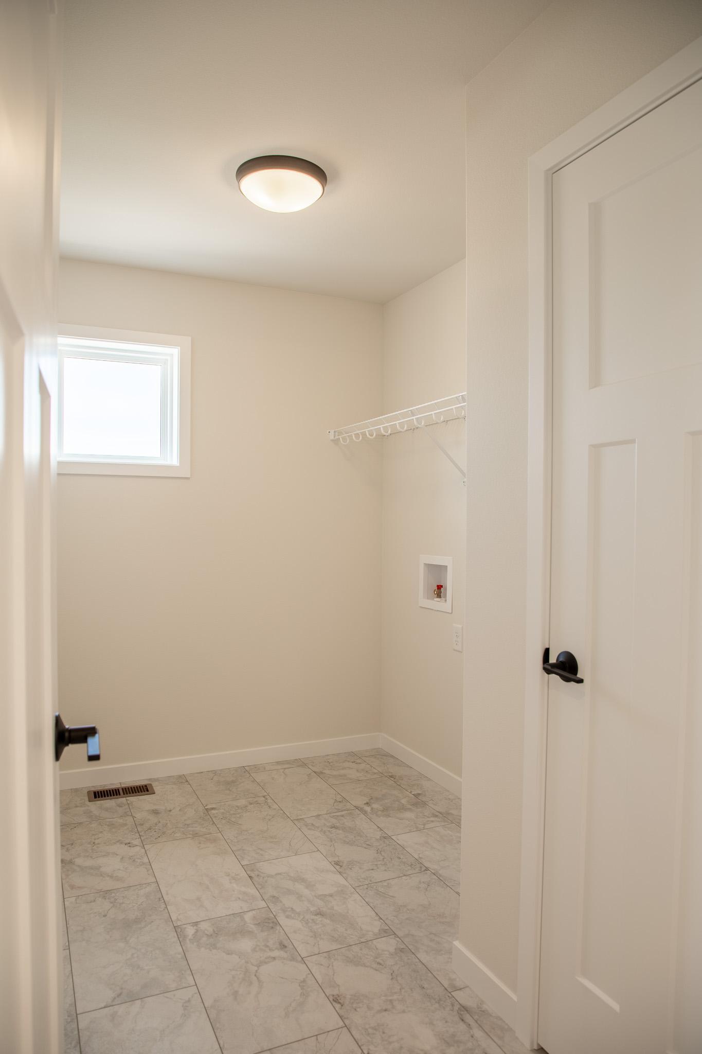 4800 Decorah Way South Fargo, ND 58104 - Photo 18 of 33