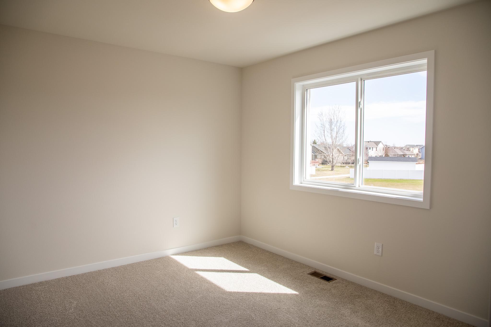 4800 Decorah Way South Fargo, ND 58104 - Photo 19 of 33