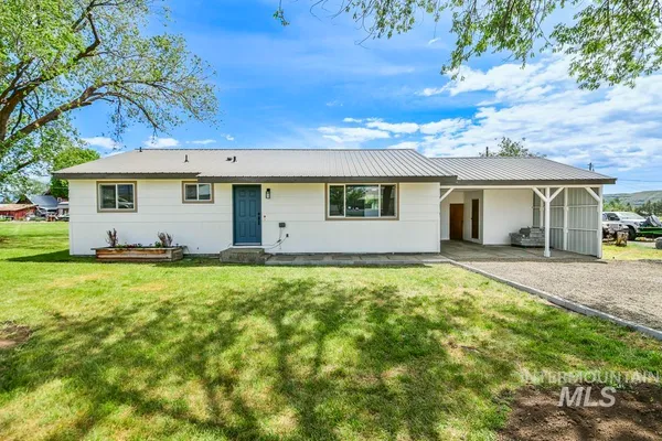 $279,900 | 40 5th Street, Cambridge, ID 83610
