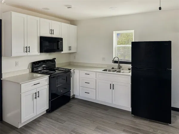 $695 | 6812 Avenue Q, Unit B, Houston, TX 77011