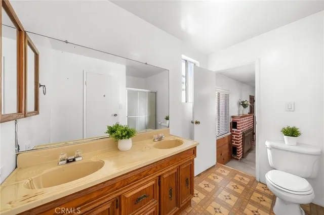 $675,000 | 9929 Rosewood Avenue, South Gate, CA 90280