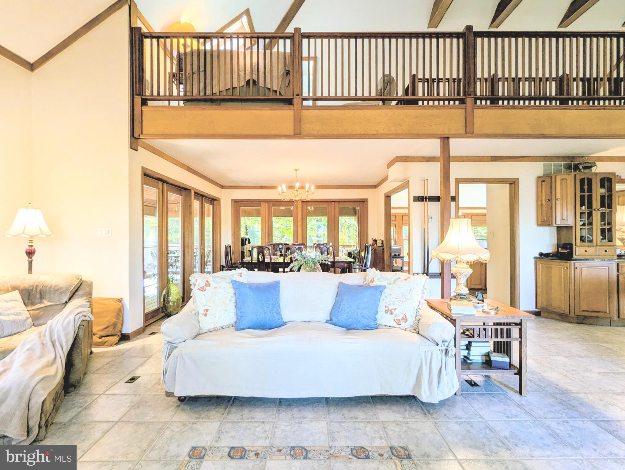 2006 Bennett Point Road Queenstown, MD 21658 - Photo 14 of 58 a living room with furniture