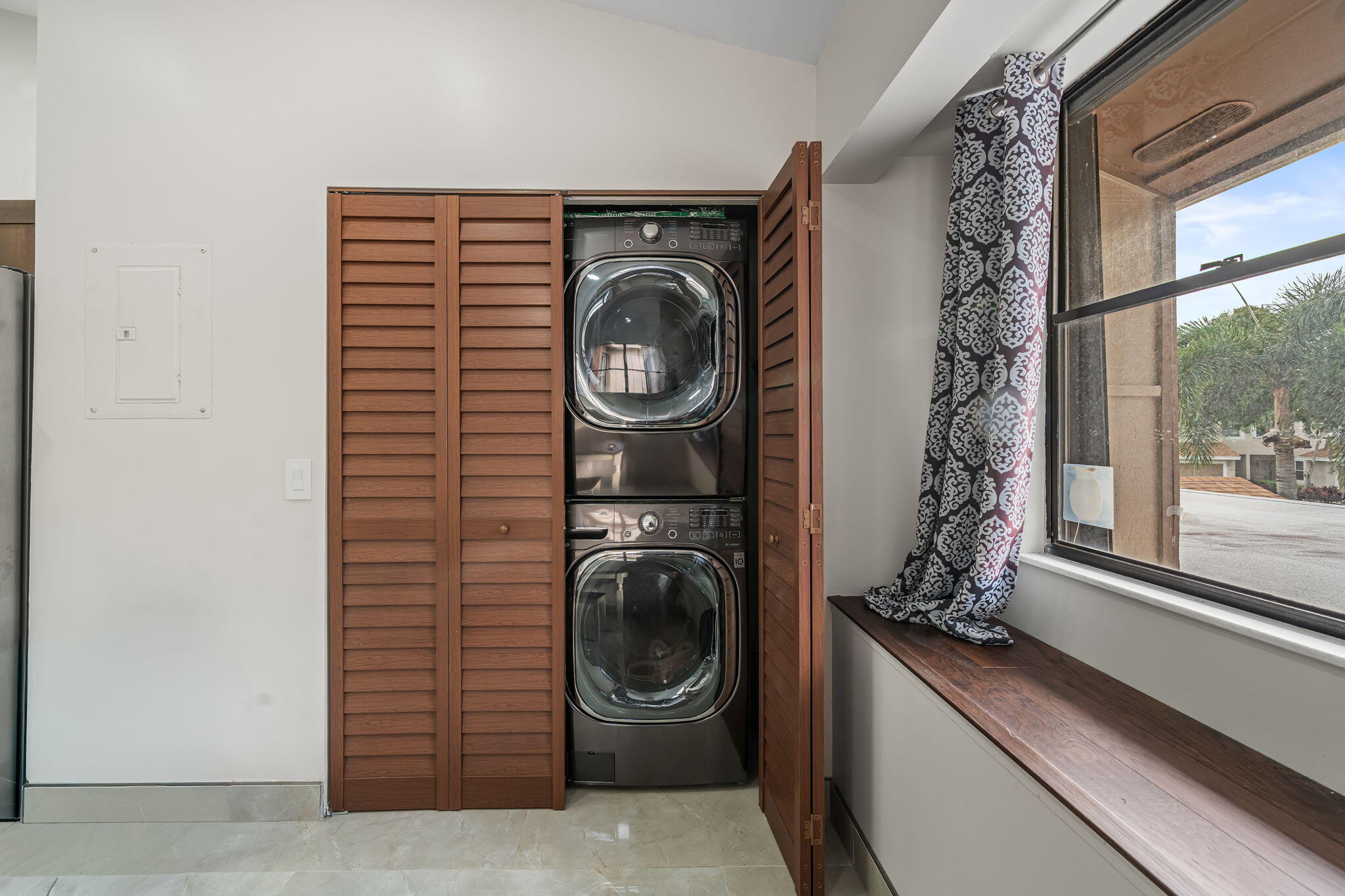 600 Crosswinds Drive, Unit C2 Greenacres, FL 33413 - Photo 6 of 22 8-web-or-mls-DSC03686