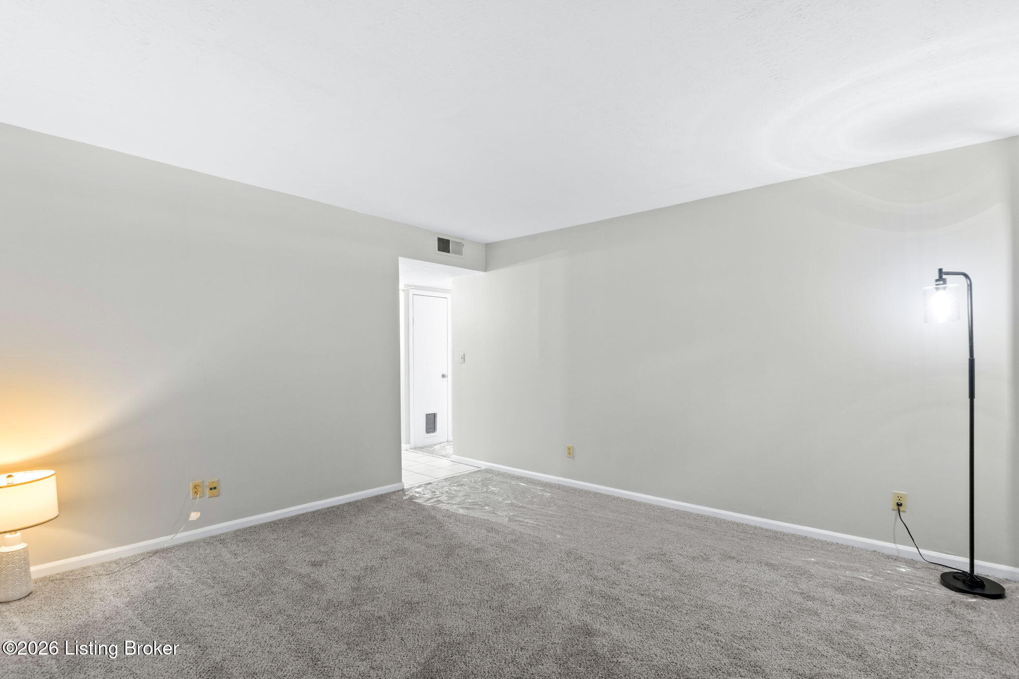 2300 Dundee Road, Unit 6 Louisville, KY 40205 - Photo 9 of 25 8-web-or-mls-4F0A4679