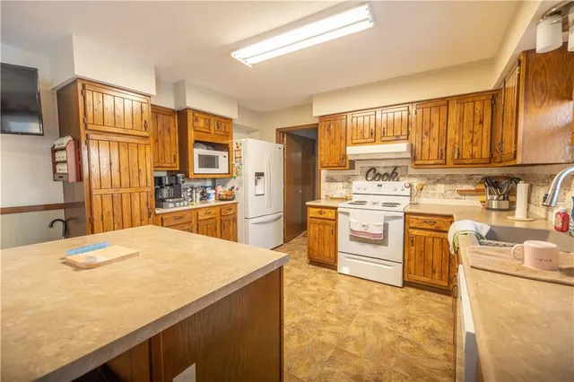 $361,505 | 1424 Alleghany Street, Burlington, KS 66839