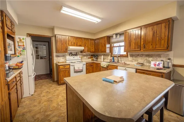 $361,505 | 1424 Alleghany Street, Burlington, KS 66839