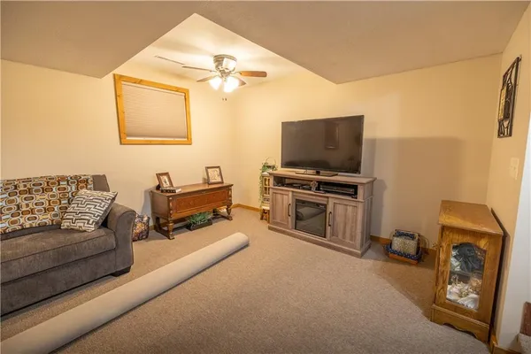 $361,505 | 1424 Alleghany Street, Burlington, KS 66839