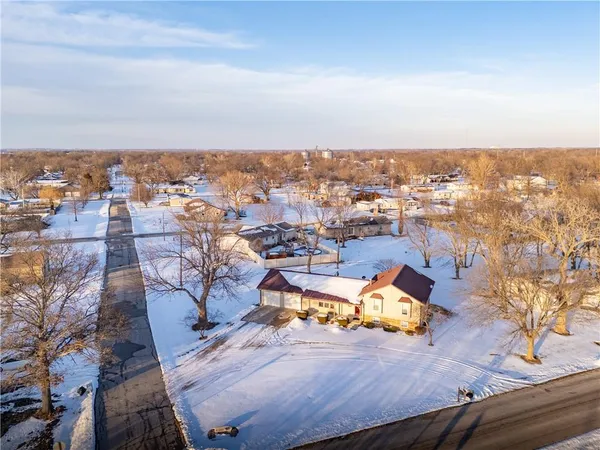 $361,505 | 1424 Alleghany Street, Burlington, KS 66839