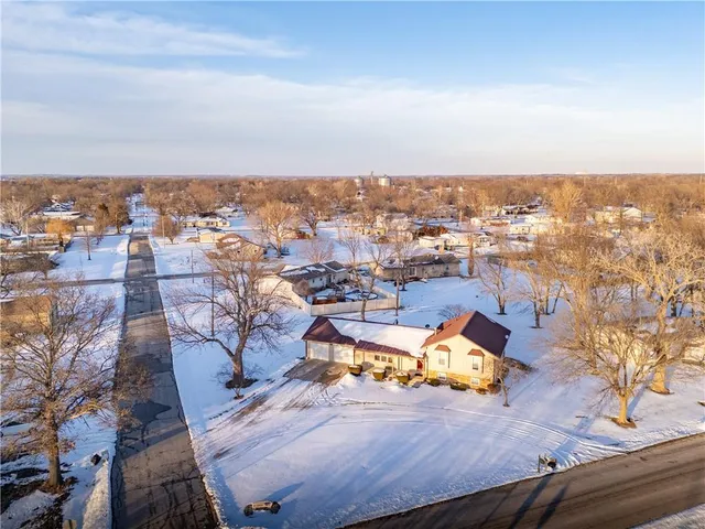 $361,505 | 1424 Alleghany Street, Burlington, KS 66839