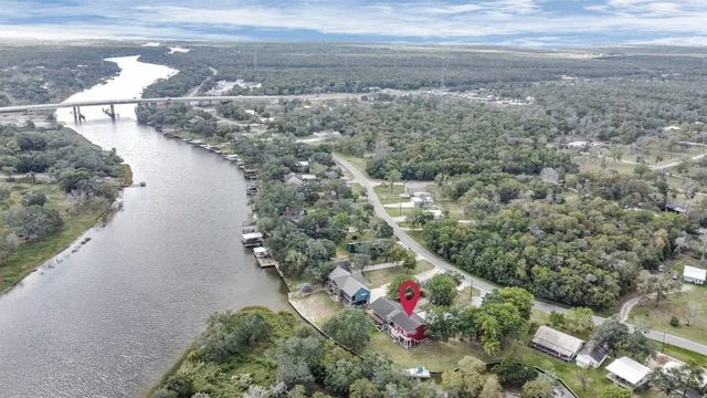 a picture of city view with lake view