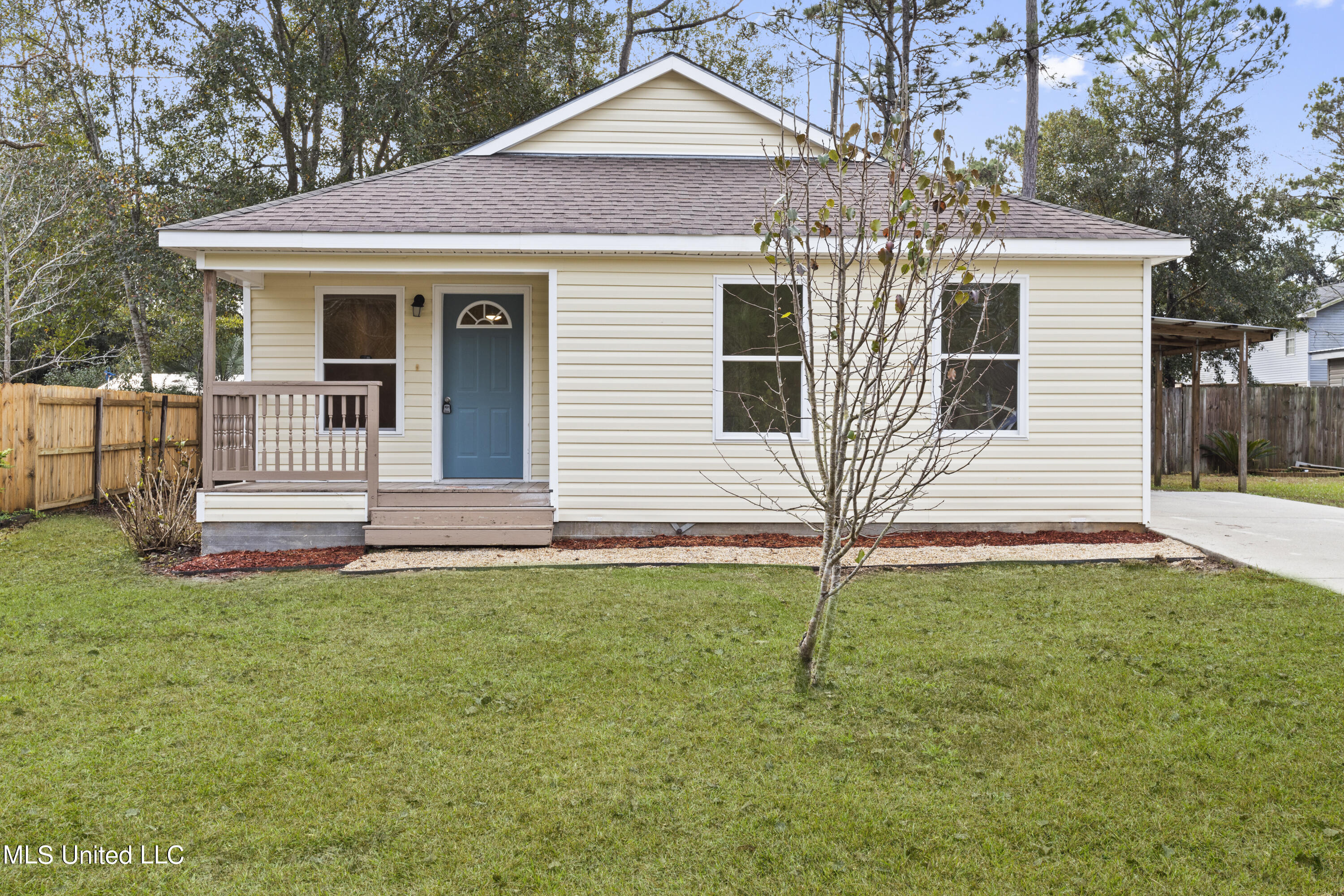 10756 Linohau Way Diamondhead, MS 39525 - Photo 1 of 25 Charming