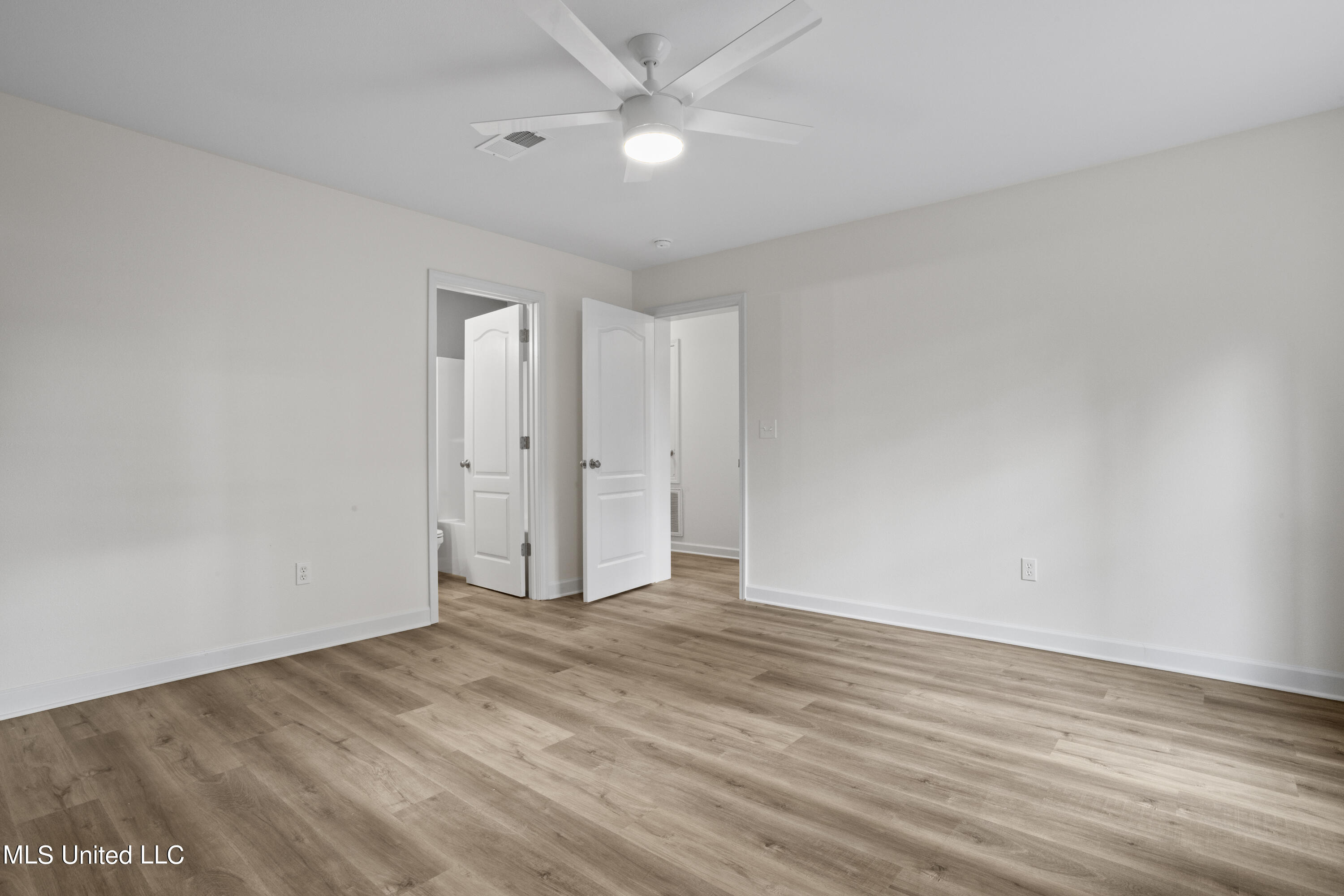 10756 Linohau Way Diamondhead, MS 39525 - Photo 13 of 25 Primary Suite