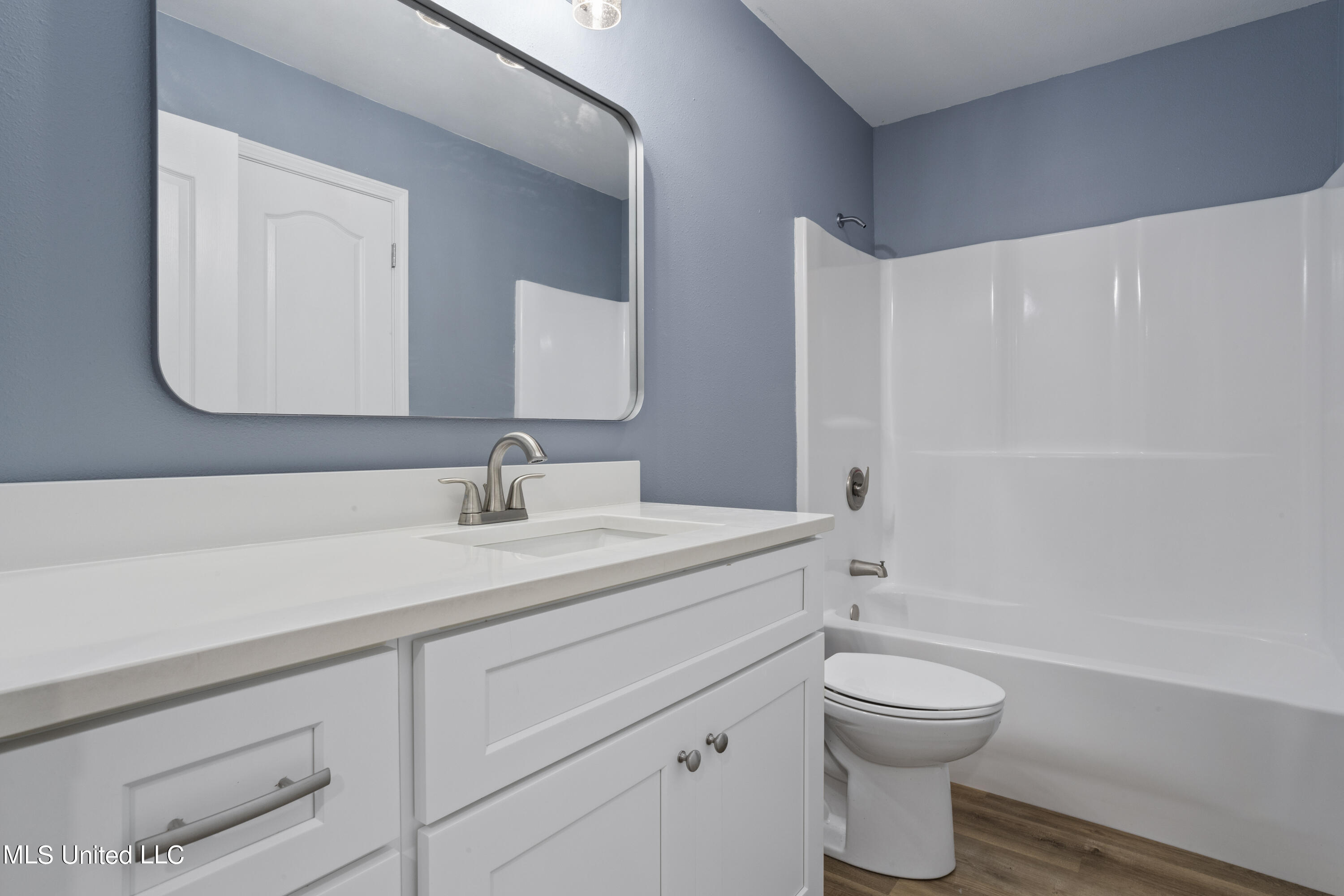 10756 Linohau Way Diamondhead, MS 39525 - Photo 17 of 25 Full Guest Bath