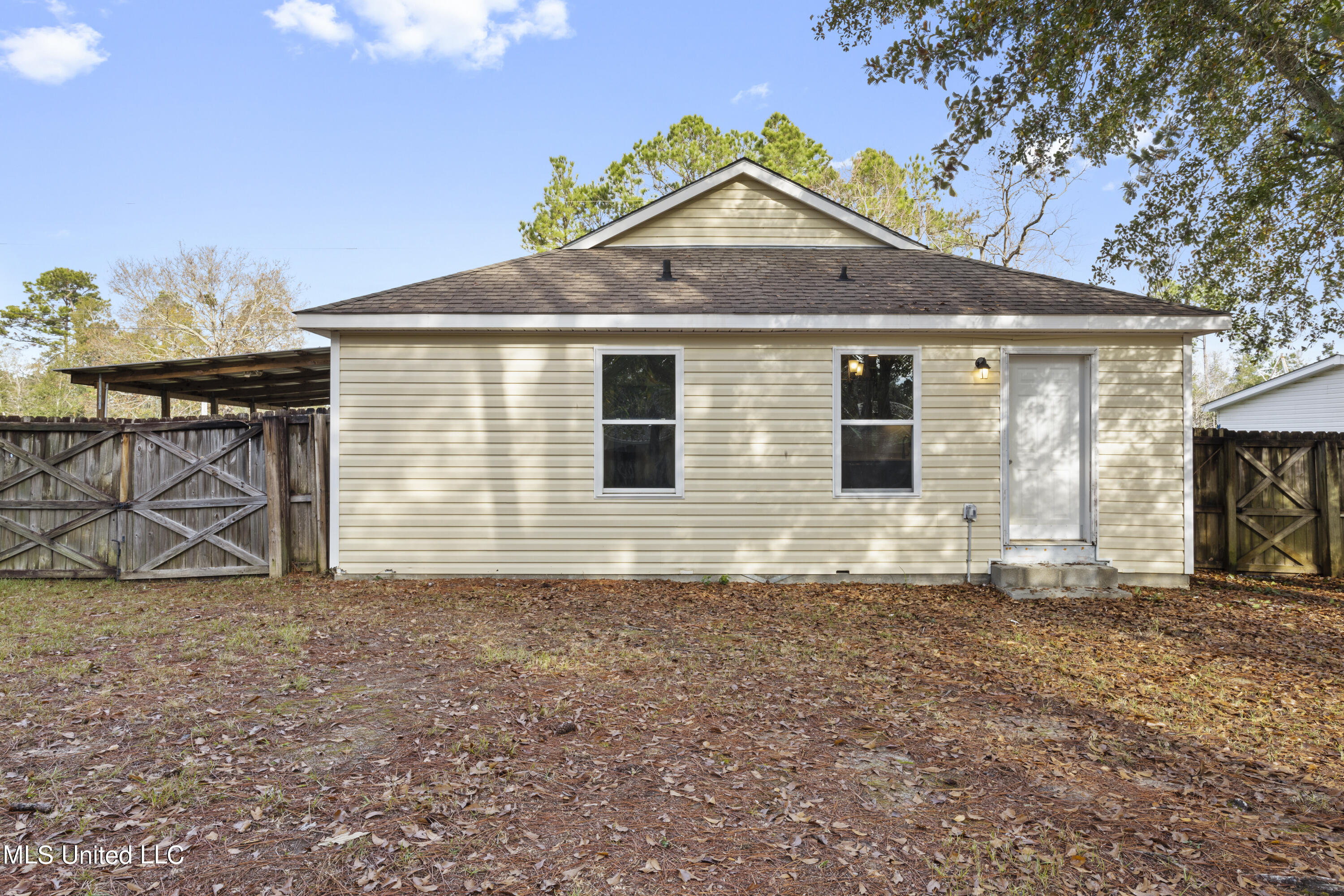 10756 Linohau Way Diamondhead, MS 39525 - Photo 20 of 25 Back of home