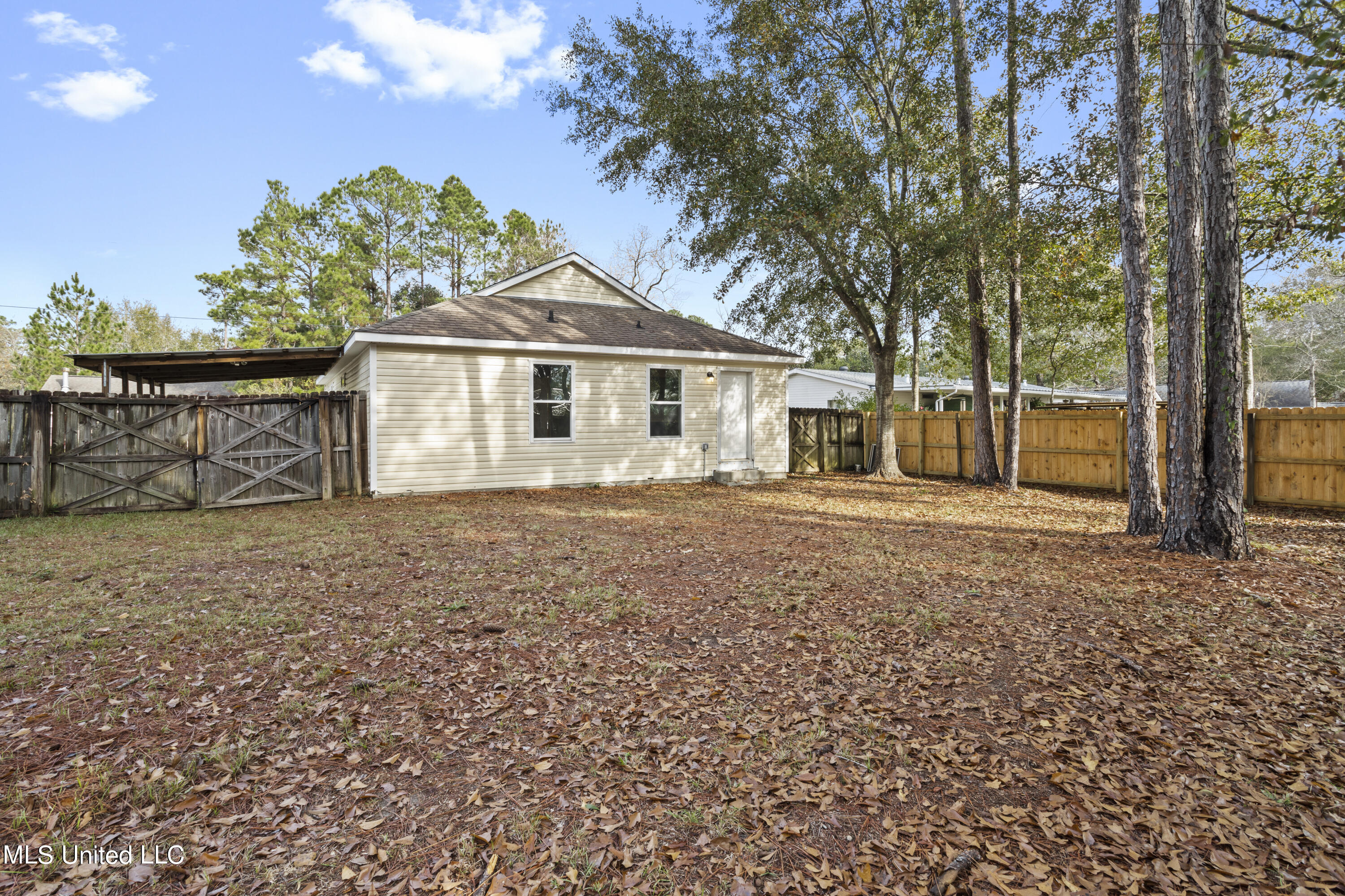 10756 Linohau Way Diamondhead, MS 39525 - Photo 21 of 25 Spacious yard