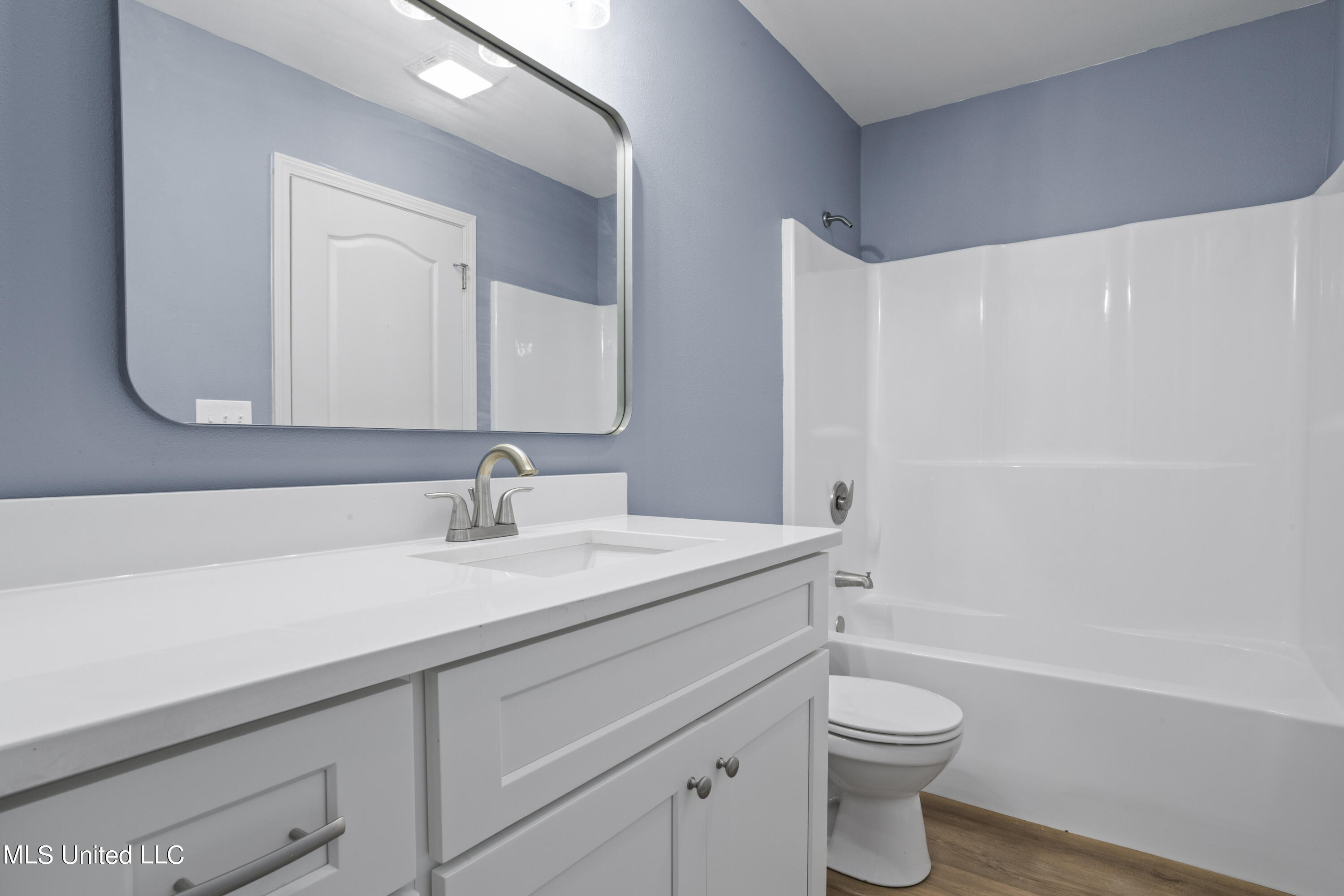 10756 Linohau Way Diamondhead, MS 39525 - Photo 25 of 25 Primary bathroom