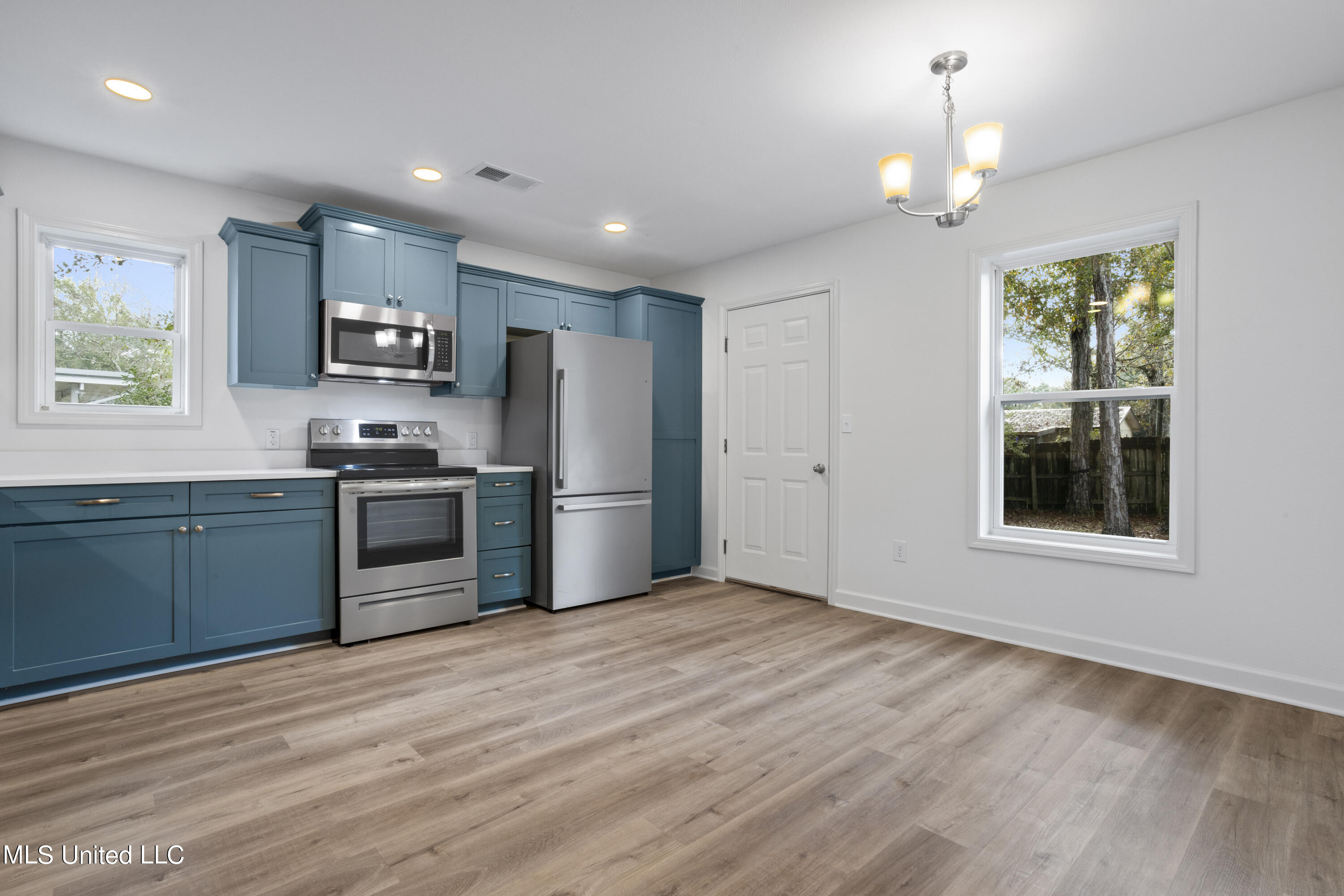 10756 Linohau Way Diamondhead, MS 39525 - Photo 10 of 25 Stainless Steel Appliances