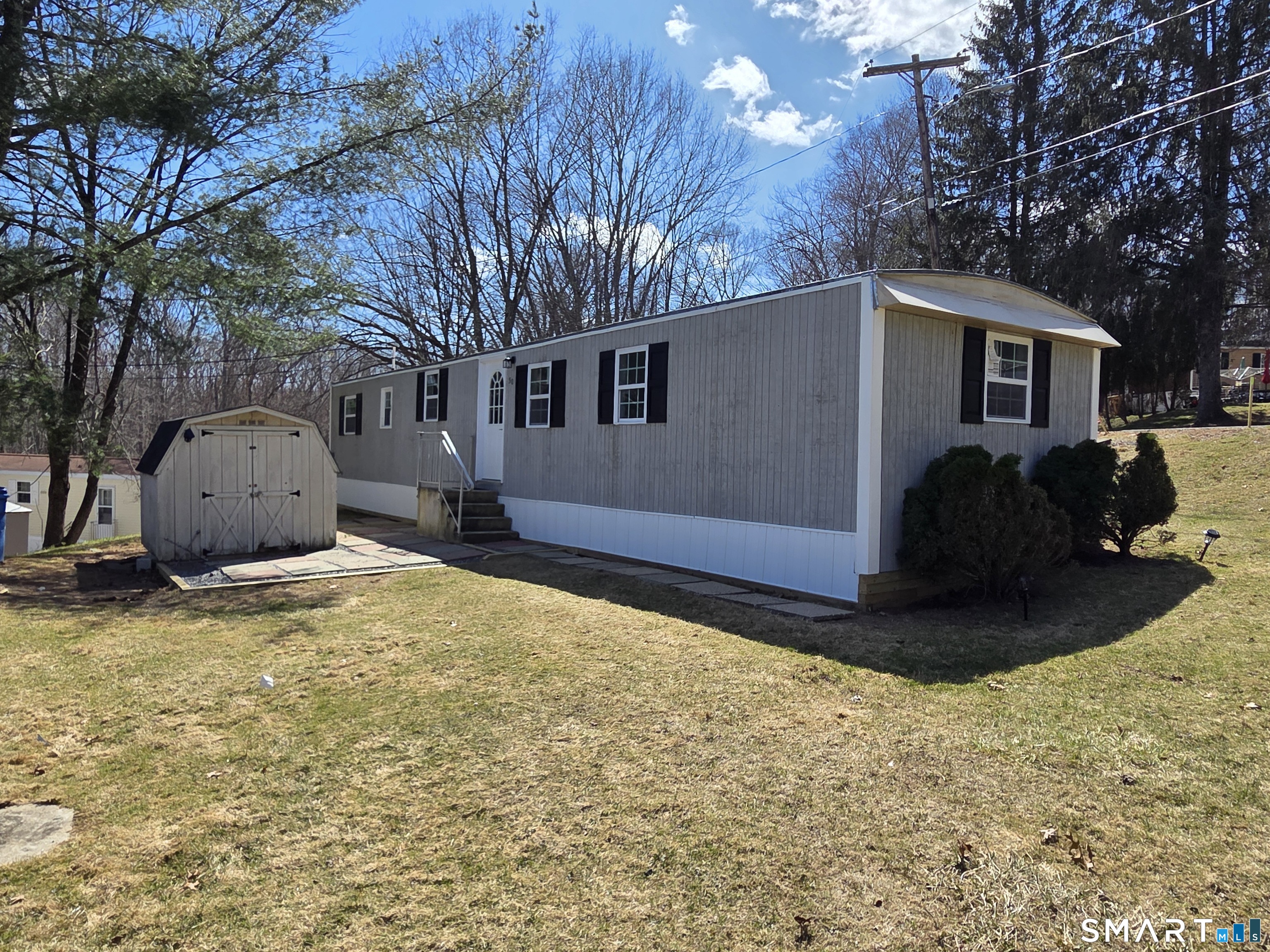 303 Mohegan Park Road Norwich, CT 06360 - Photo 3 of 17
