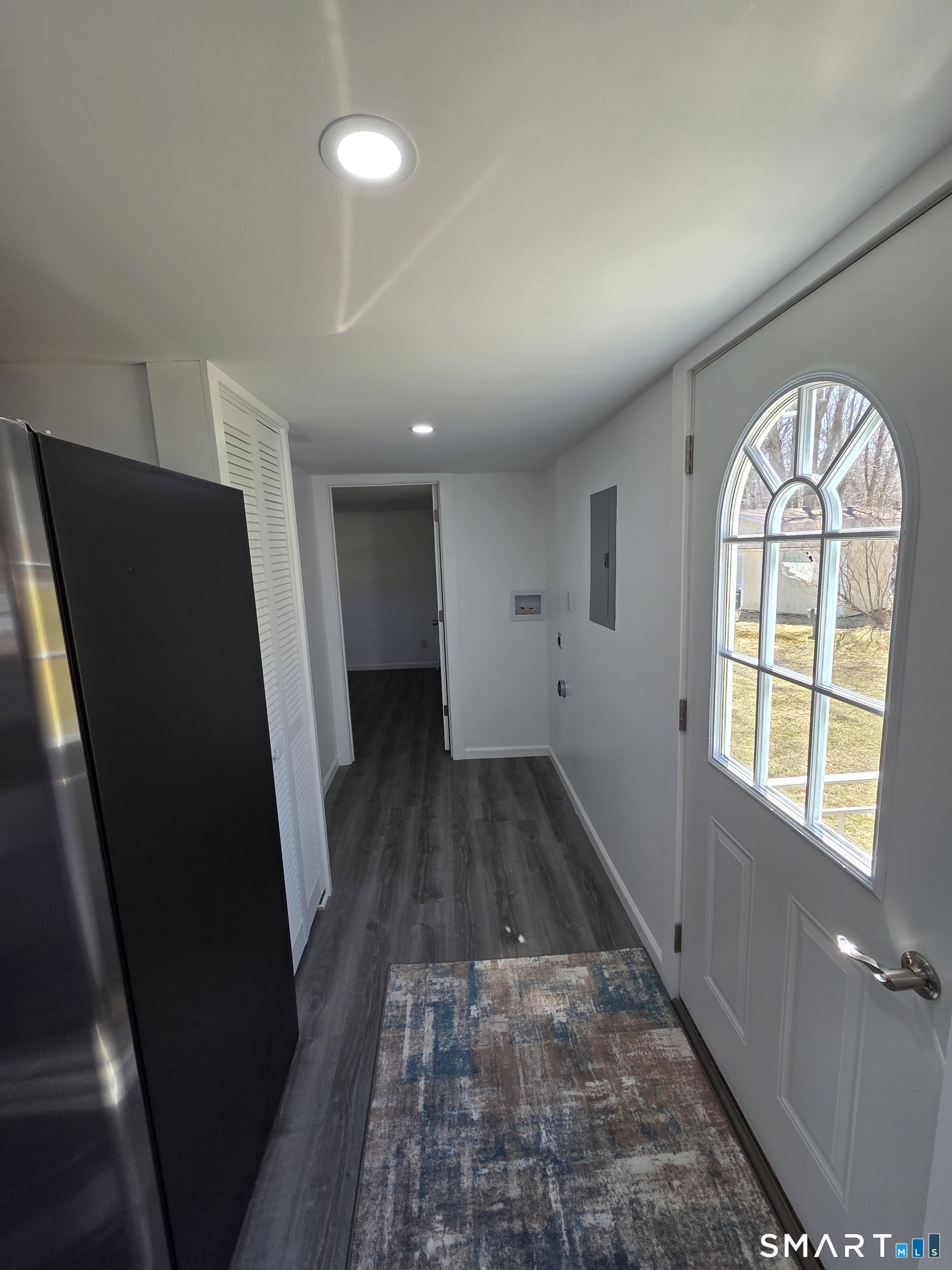 303 Mohegan Park Road Norwich, CT 06360 - Photo 4 of 17