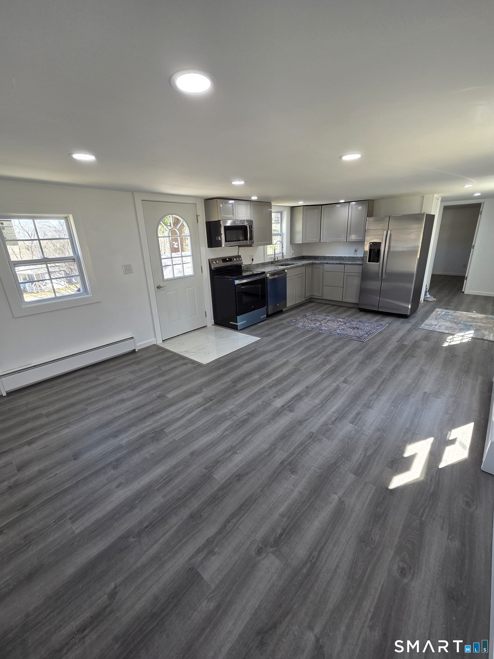 303 Mohegan Park Road Norwich, CT 06360 - Photo 5 of 17