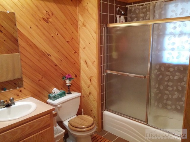 668 Hidden Spring Road West Jefferson, NC 28694 - Photo 6 of 24