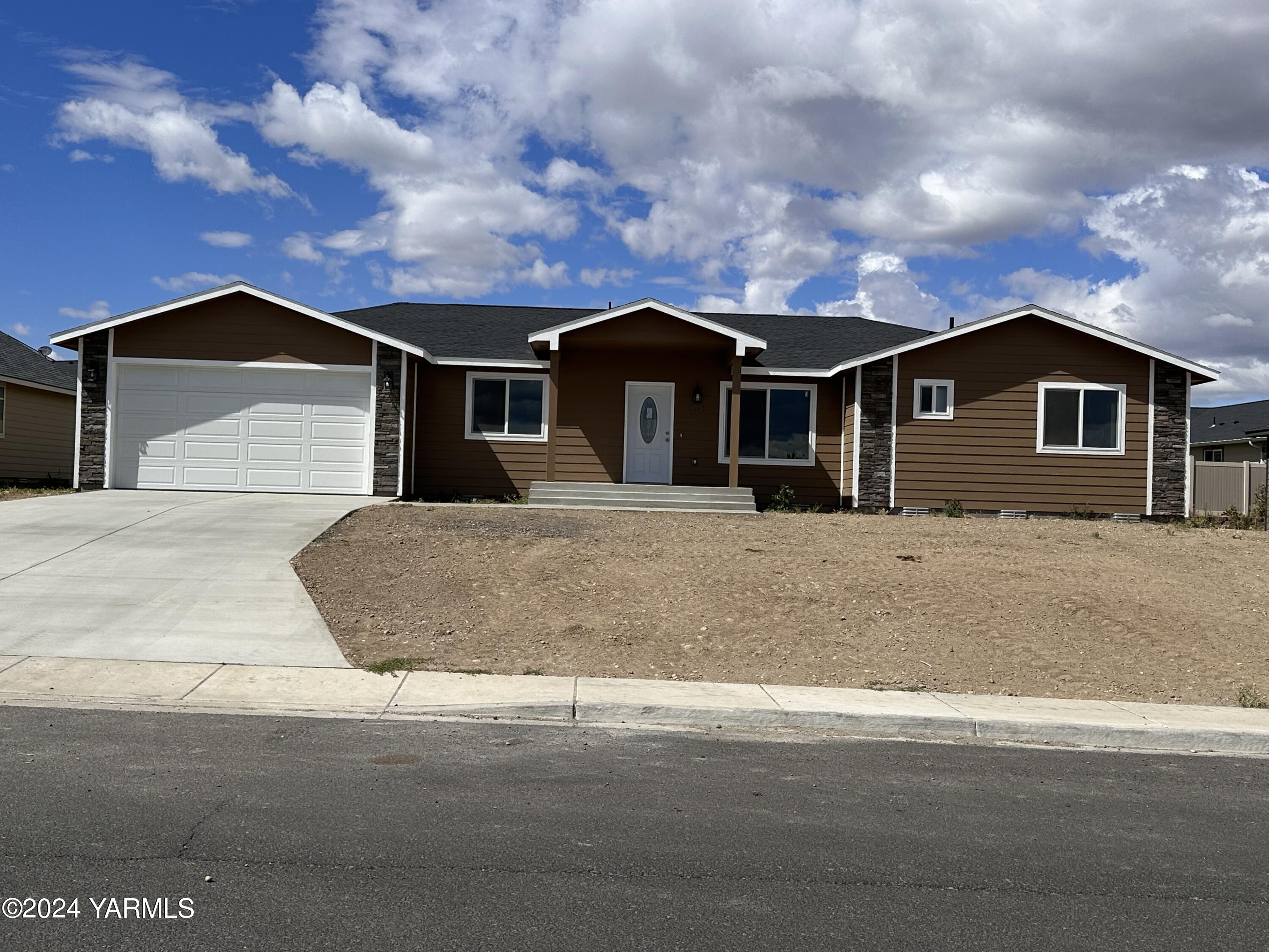 603 Bagley Road Granger, WA 98932 - Photo 1 of 33 491476D1-F848-45DD-B2F0-1E387F5837CE