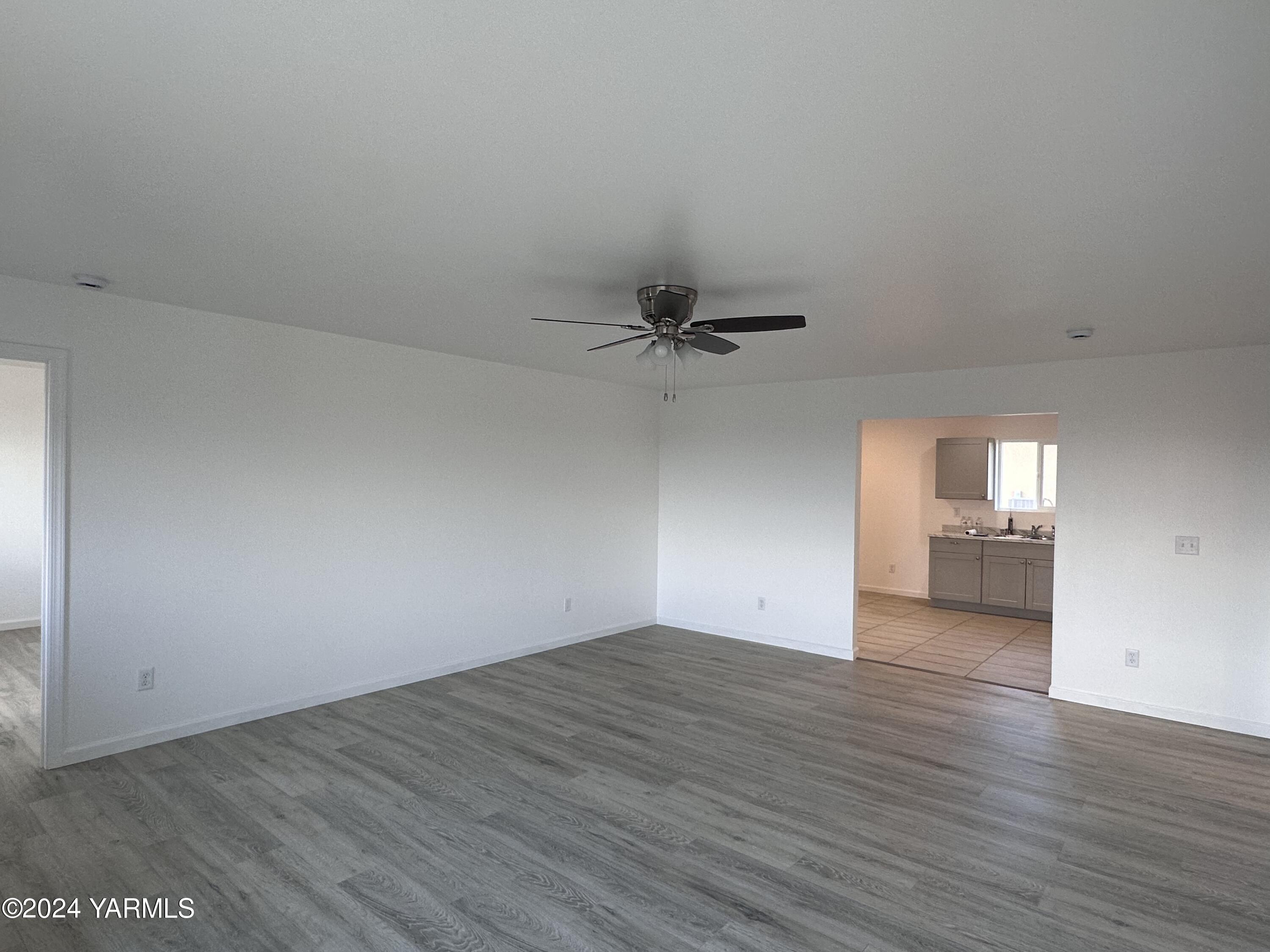 603 Bagley Road Granger, WA 98932 - Photo 3 of 33 B4E2EC64-62C8-45EA-98F2-BB4FF53B239C