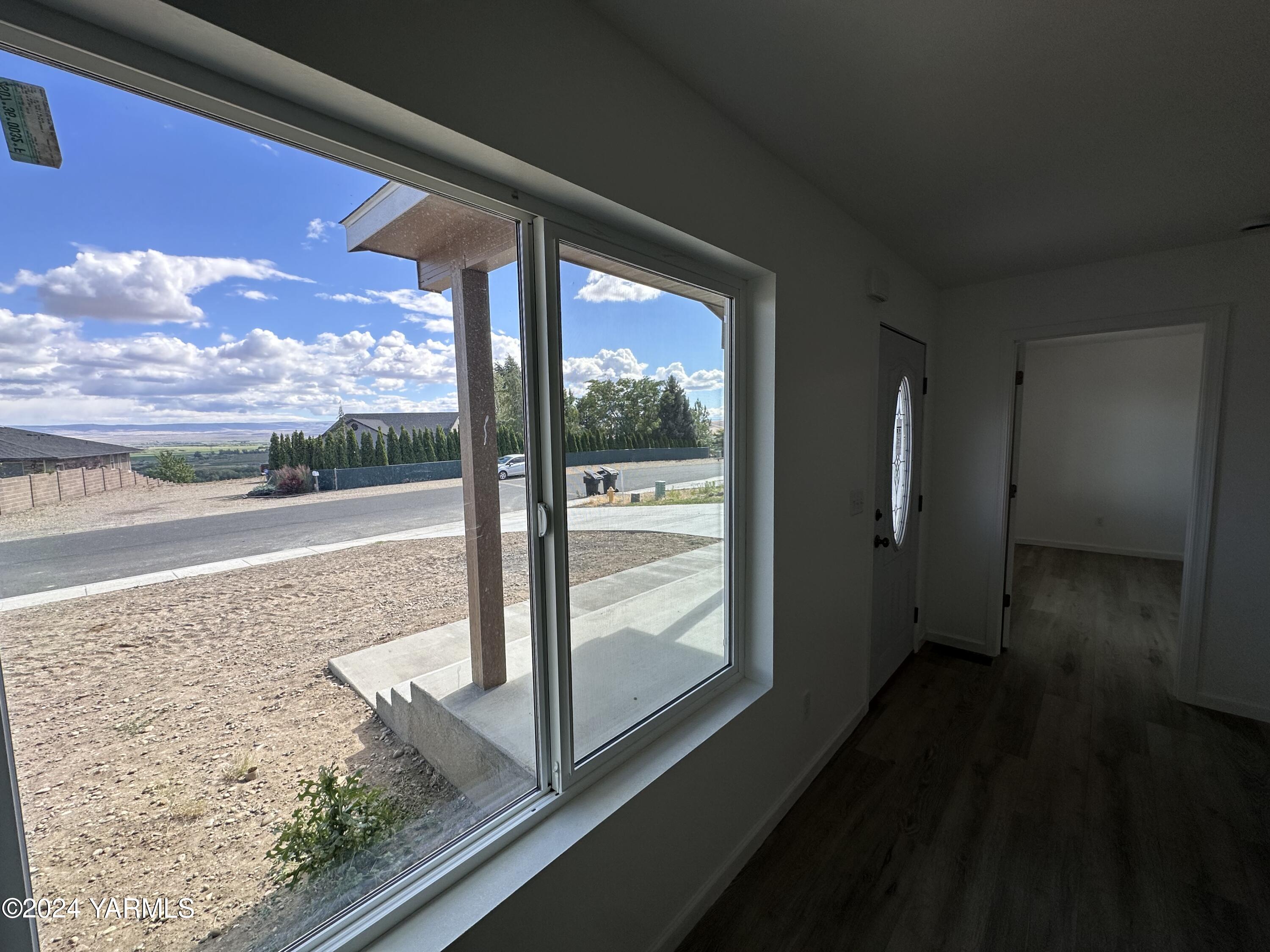 603 Bagley Road Granger, WA 98932 - Photo 5 of 33 0798FE28-B191-4945-9120-B06C65F0E5C8