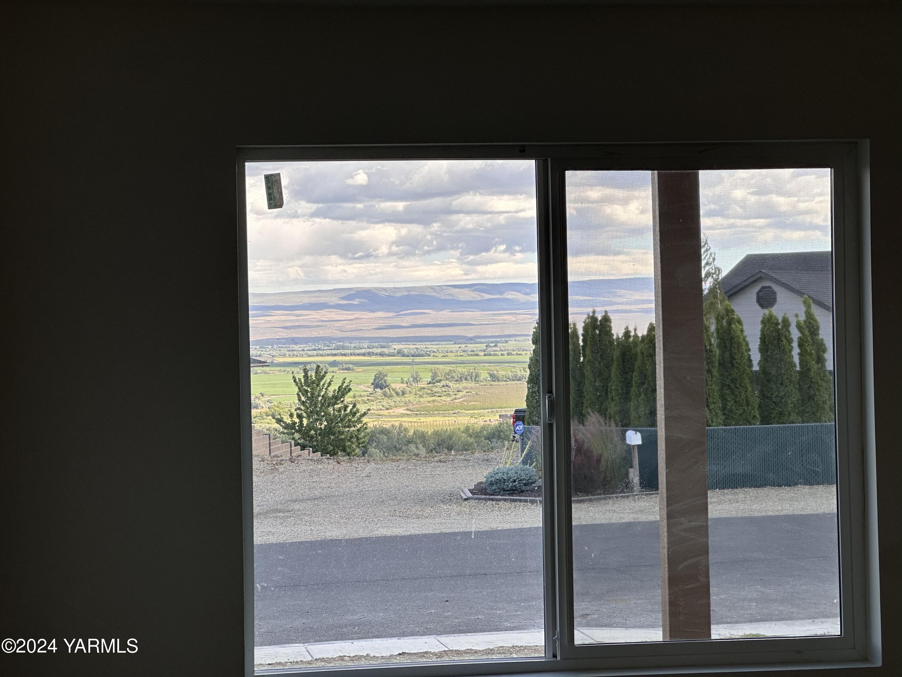 603 Bagley Road Granger, WA 98932 - Photo 6 of 33 09BA126D-F439-484D-990A-282C866F6B82