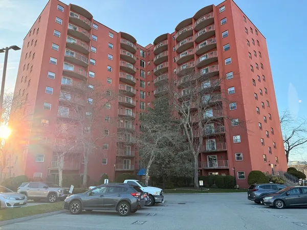 $368,000 | 115 West Squantum Street, Unit 607, Quincy, MA 02171