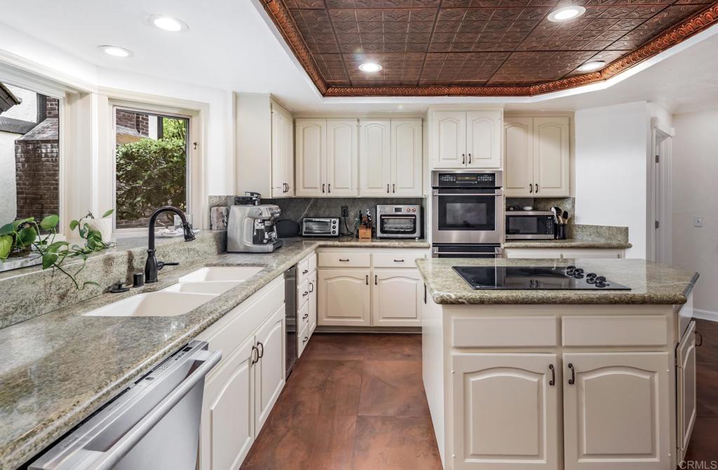 7351 Alicante Road Carlsbad, CA 92009 - Photo 4 of 29
