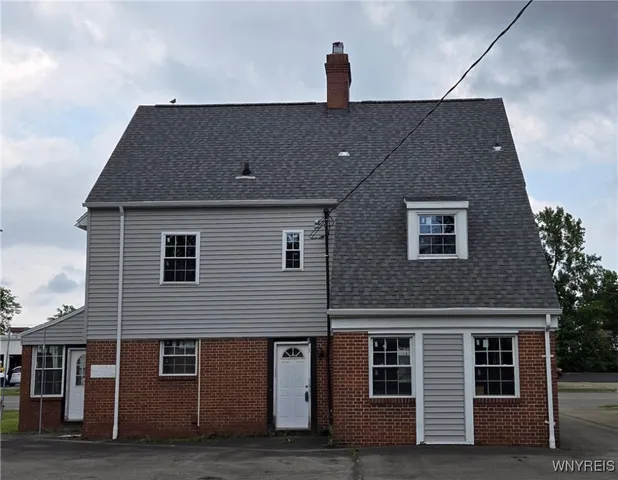 $274,900 | 2572 Sheridan Drive, Tonawanda, NY 14150