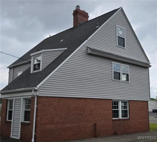 $274,900 | 2572 Sheridan Drive, Tonawanda, NY 14150