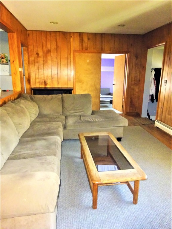 20 West Main Road Portsmouth, RI 02871 - Photo 7 of 21 Living Room