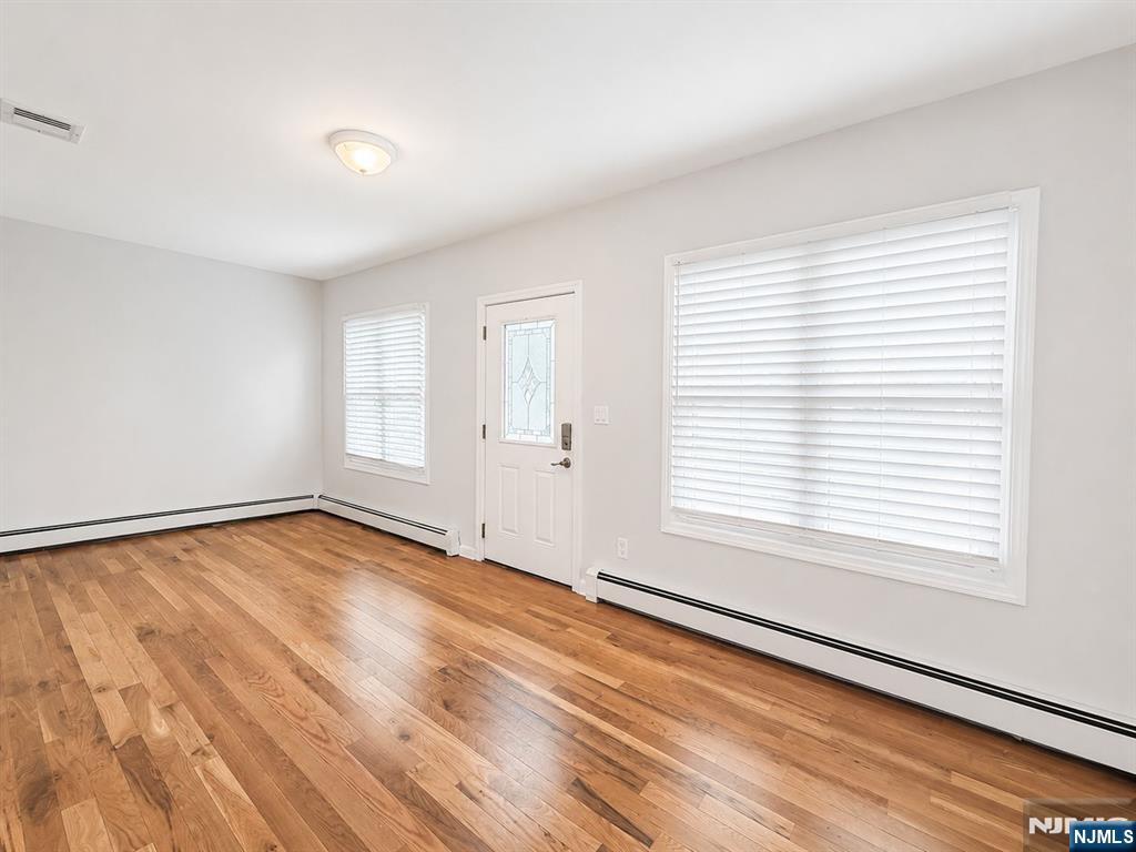 24 Sunderland Avenue Rutherford, NJ 07070 - Photo 2 of 34