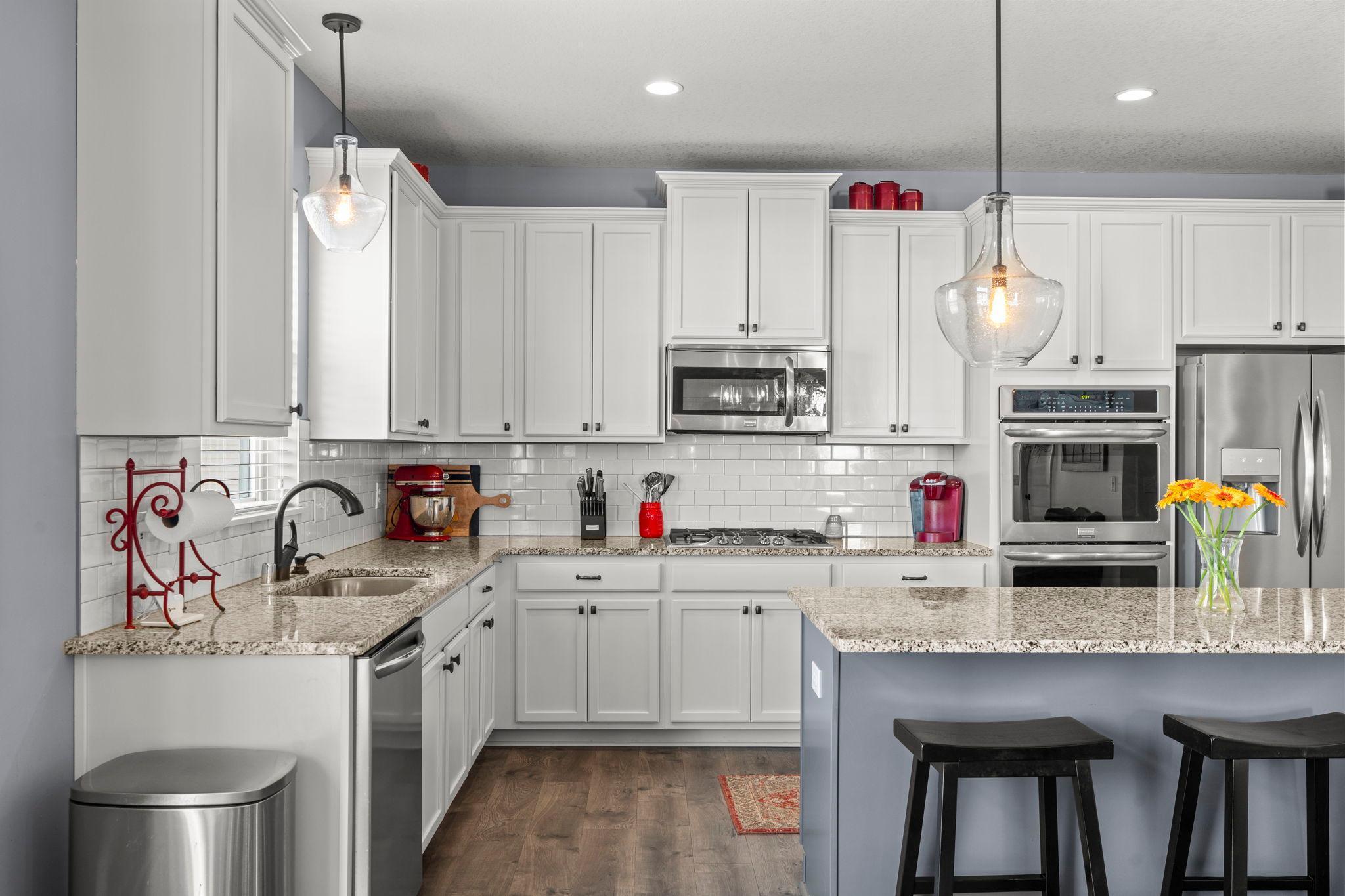 15142 Ely Path Apple Valley, MN 55124 - Photo 4 of 31