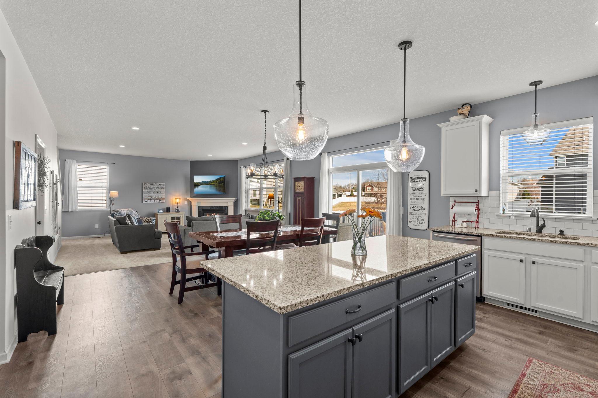 15142 Ely Path Apple Valley, MN 55124 - Photo 5 of 31