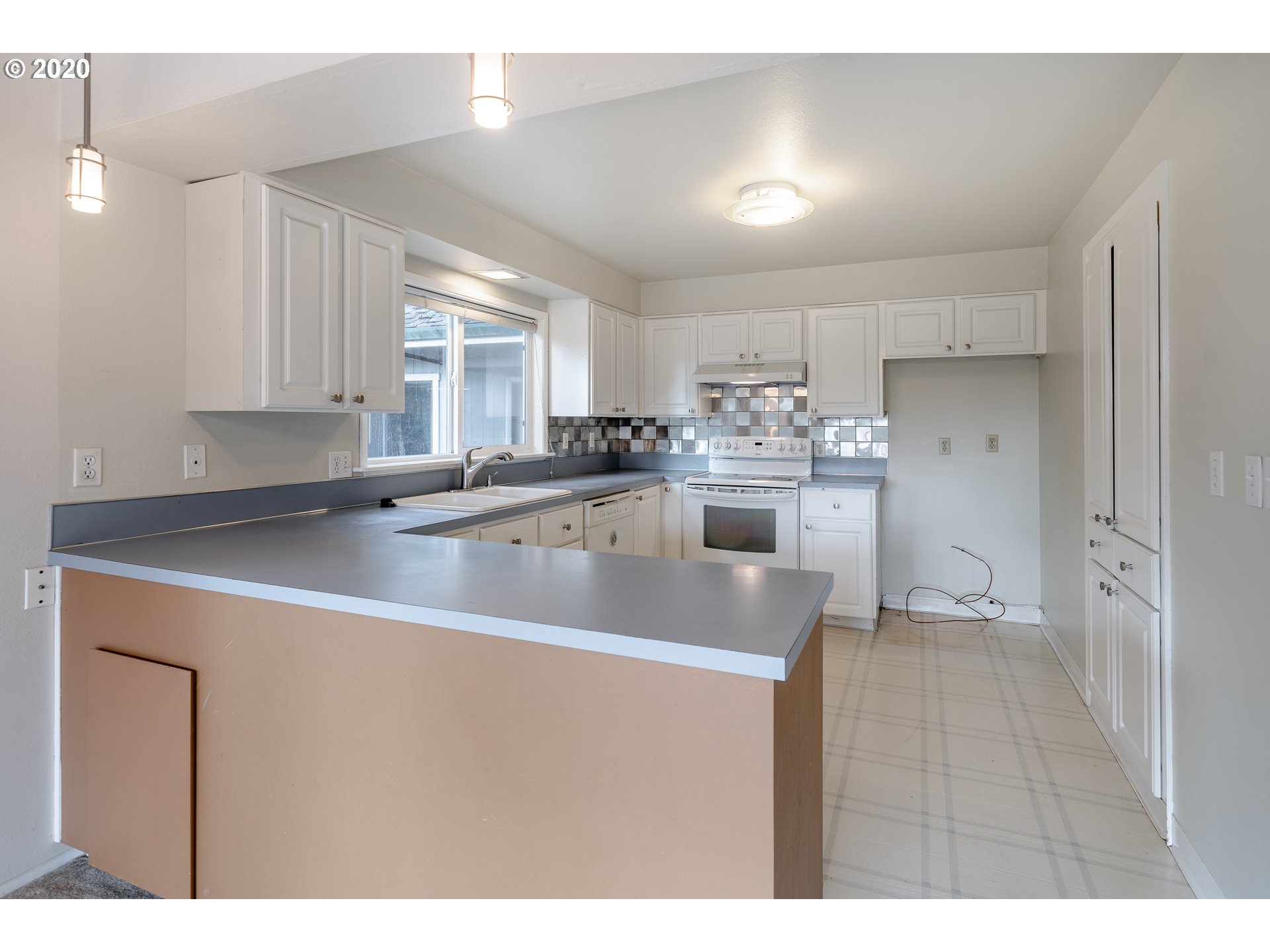 8880 Northwest Cornell Road Portland, OR 97229 - Photo 12 of 32 Gallery Image 12
