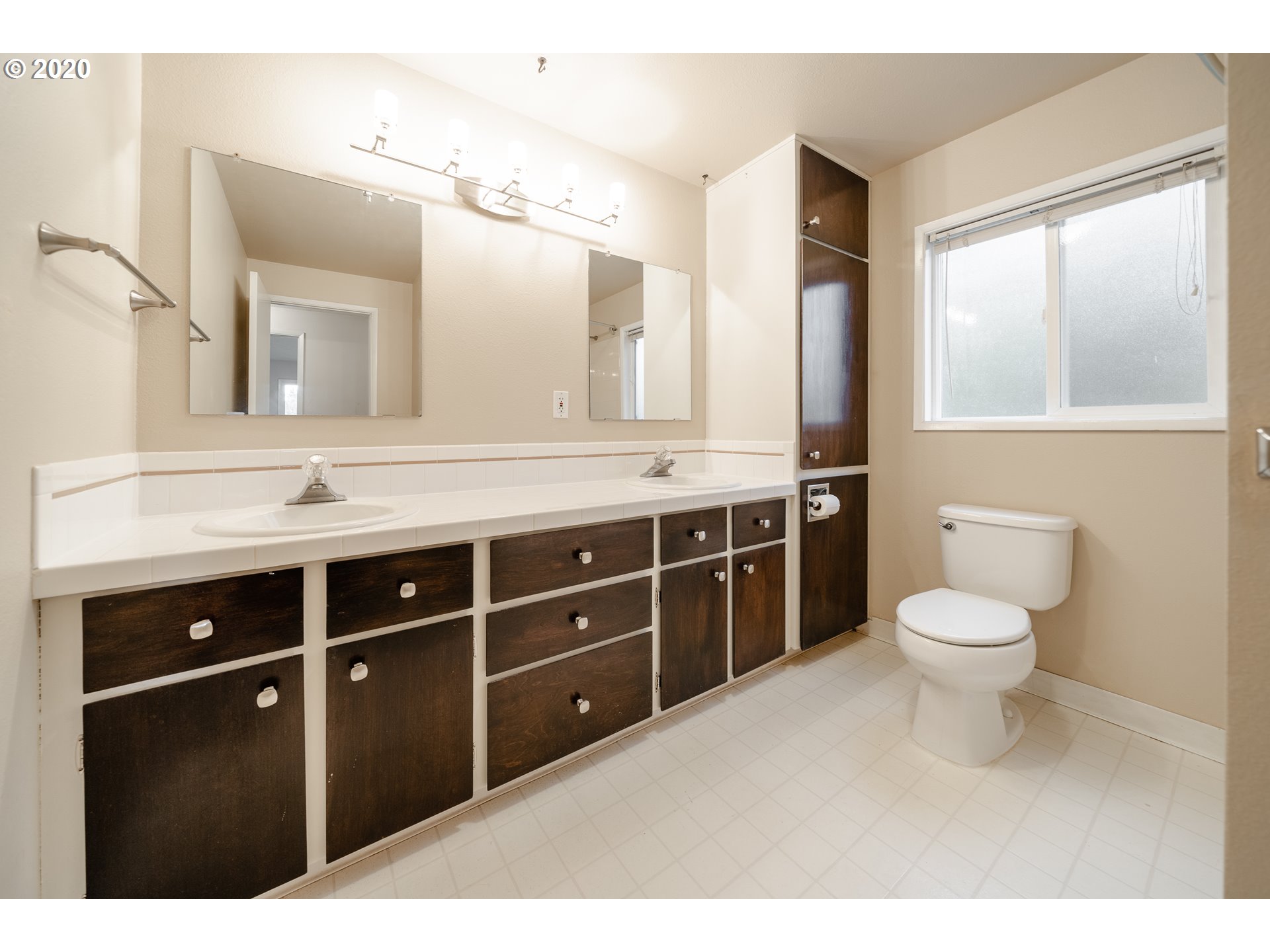 8880 Northwest Cornell Road Portland, OR 97229 - Photo 16 of 32 Gallery Image 16