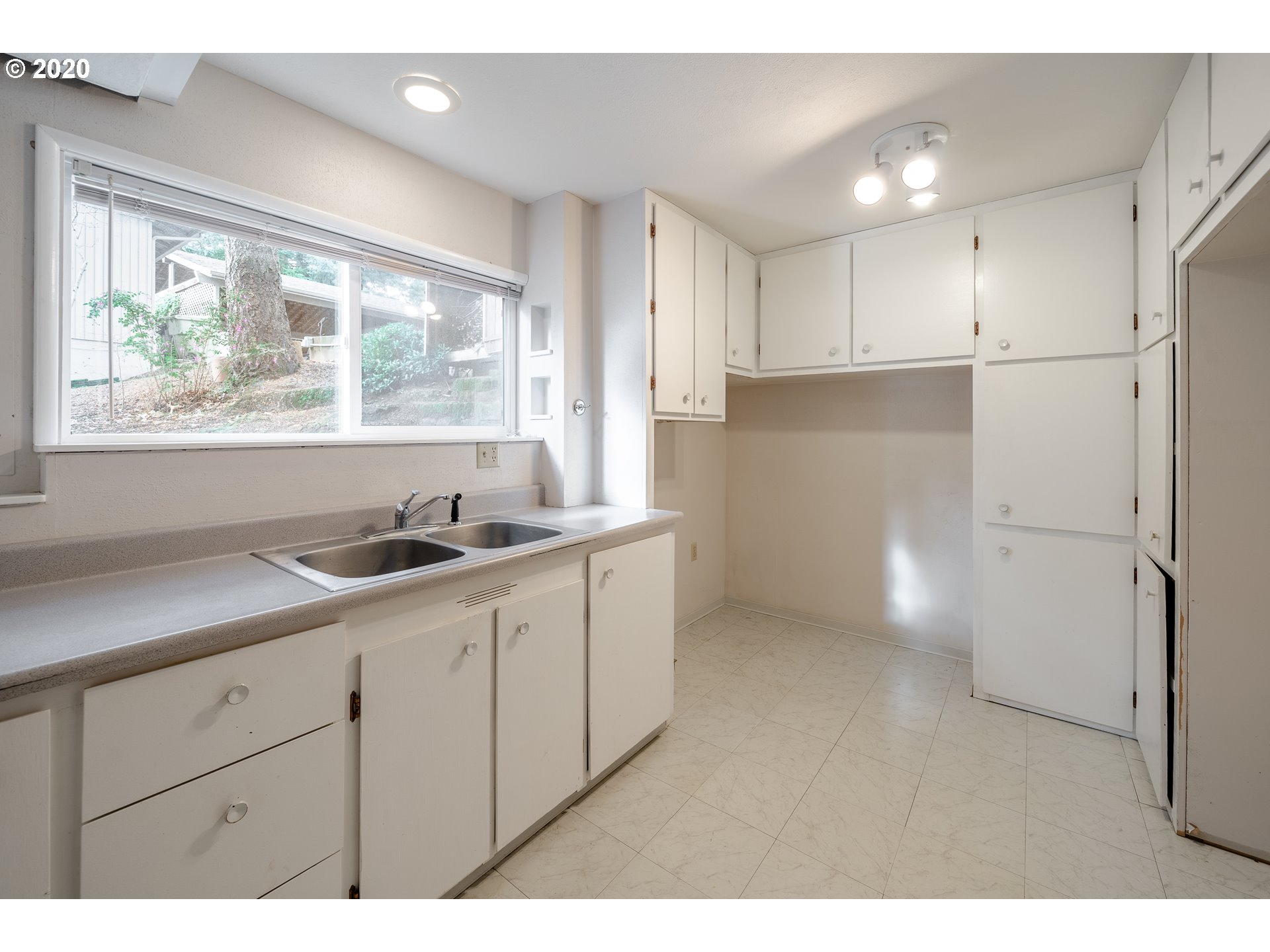 8880 Northwest Cornell Road Portland, OR 97229 - Photo 25 of 32 Gallery Image 25