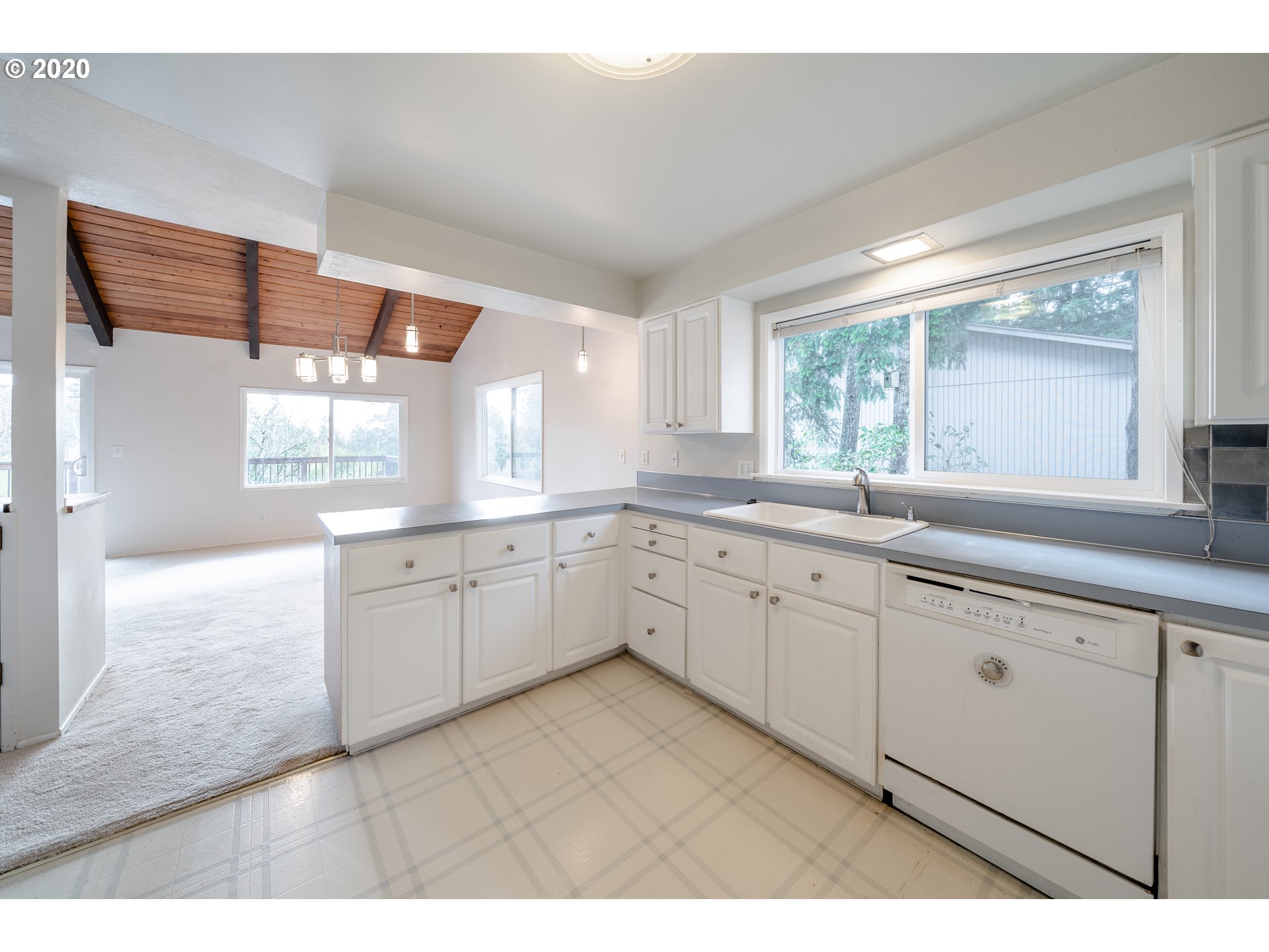 8880 Northwest Cornell Road Portland, OR 97229 - Photo 10 of 32 Gallery Image 10