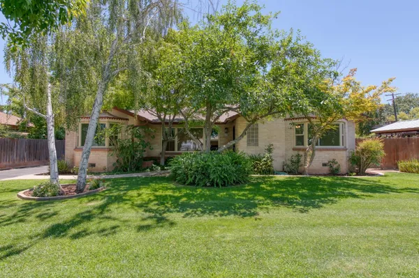 $579,900 | 920 East Sierra Madre Avenue, Fresno, CA 93704