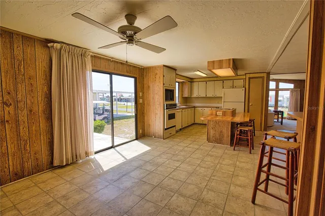 a view of a storage & utility room