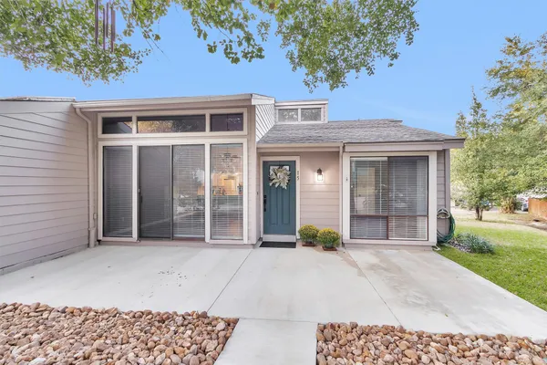 $1,700 | 15 April Village, Conroe, TX 77356