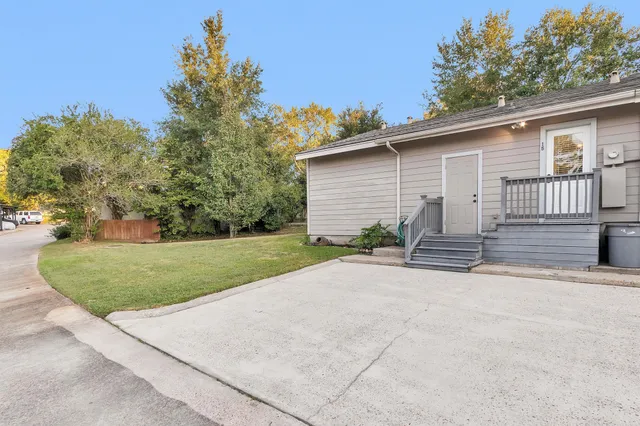 $1,800 | 15 April Village, Conroe, TX 77356