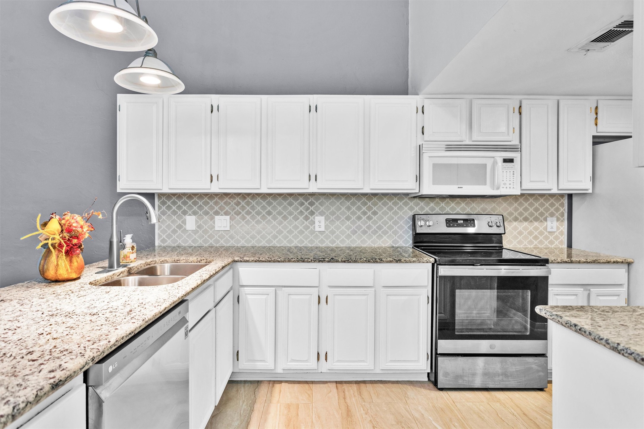 15 April Village Conroe, TX 77356 - Photo 8 of 22