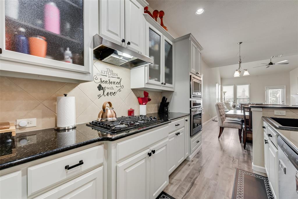 5002 Crawfish Lane Garland, TX 75043 - Photo 11 of 37