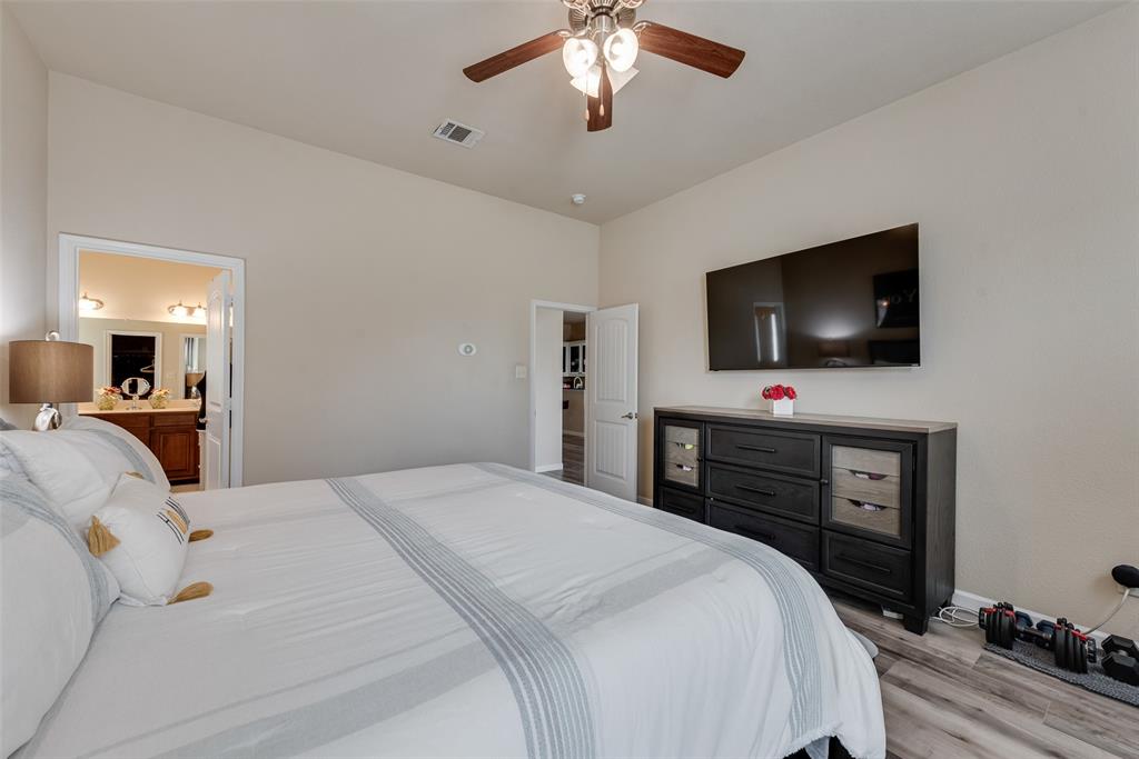 5002 Crawfish Lane Garland, TX 75043 - Photo 17 of 37