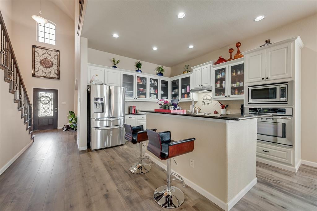 5002 Crawfish Lane Garland, TX 75043 - Photo 8 of 37