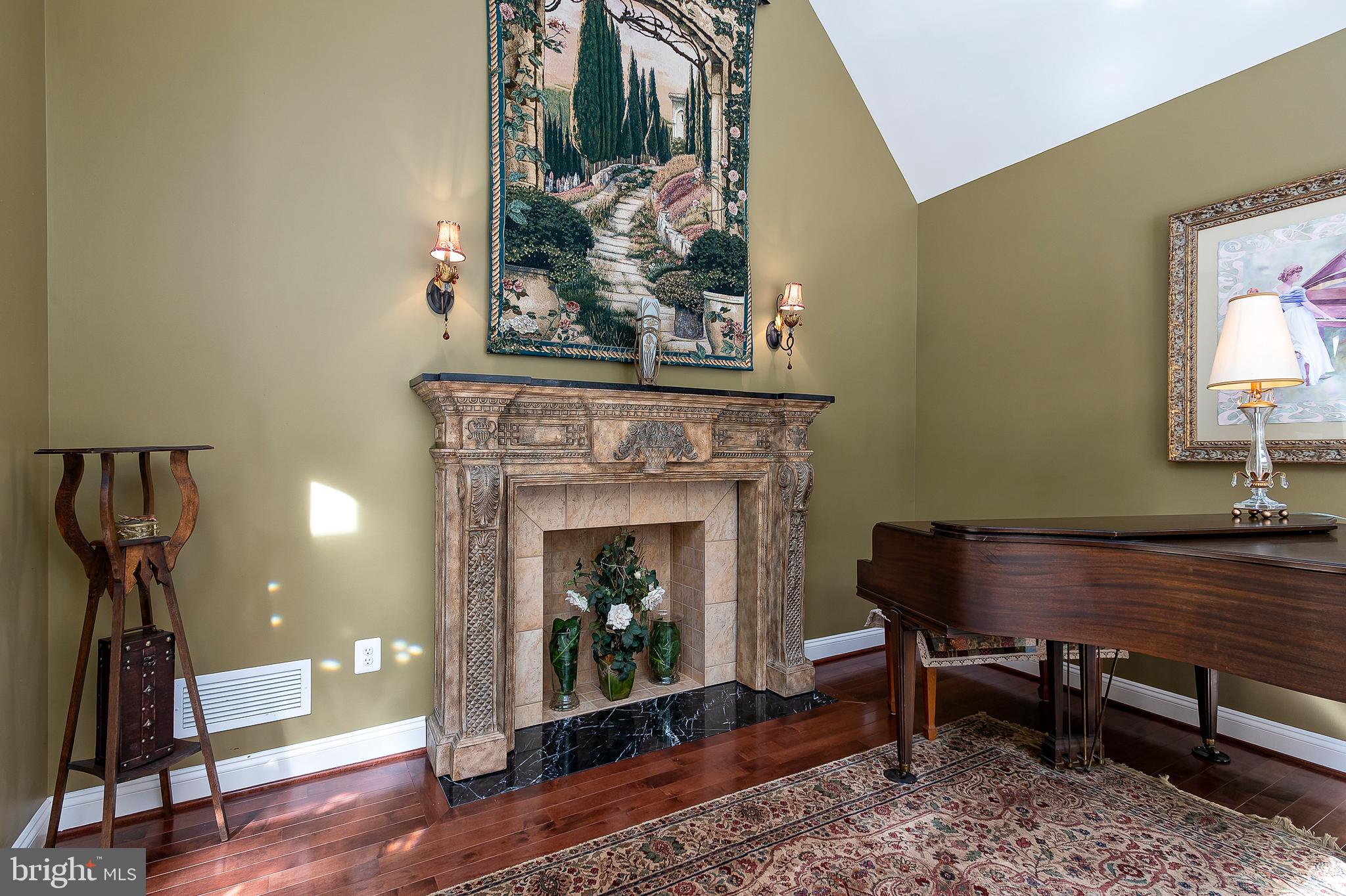 201 West Circle Laurel, MD 20707 - Photo 9 of 62 Parlor (alt view)